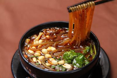 酸辣粉草莓视频污黄下载