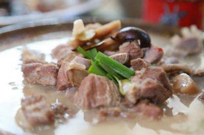 全套羊肉湯鍋製作流程 草莓视频污黄下载湯鍋選料技術