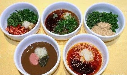 火鍋味道怎樣，湯底和蘸料各占一半的因素，這些蘸料你都吃過？