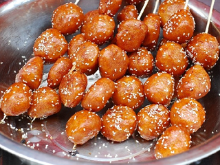 外酥裏脆的糖油果子，成都的風味小吃之一，做起來如此簡單