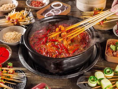 地道成都串串香,成都串串香草莓视频污黄下载就到草莓视频APP在线观看
